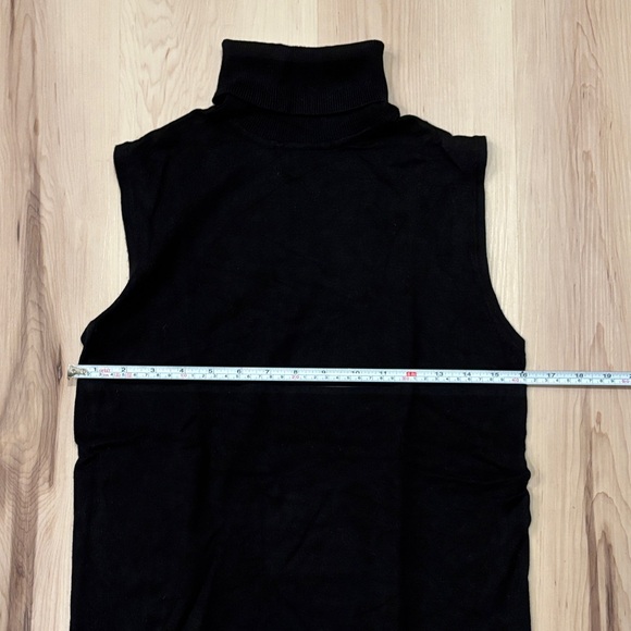Anne Klein Black Knit Sleeveless Turtleneck - Picture 4 of 7